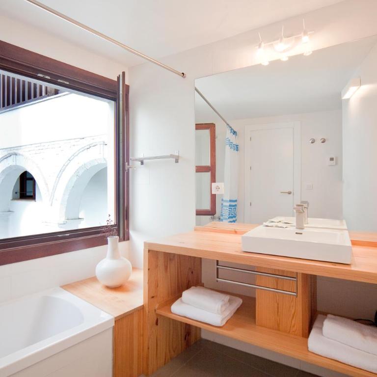 Smart Suites Albaicin - Superior Two-Bedroom Apartment - 16