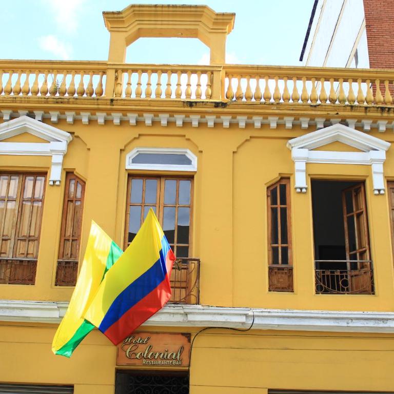 Hotel Colonial Manizales - Habitación Familiar con balcón - 2