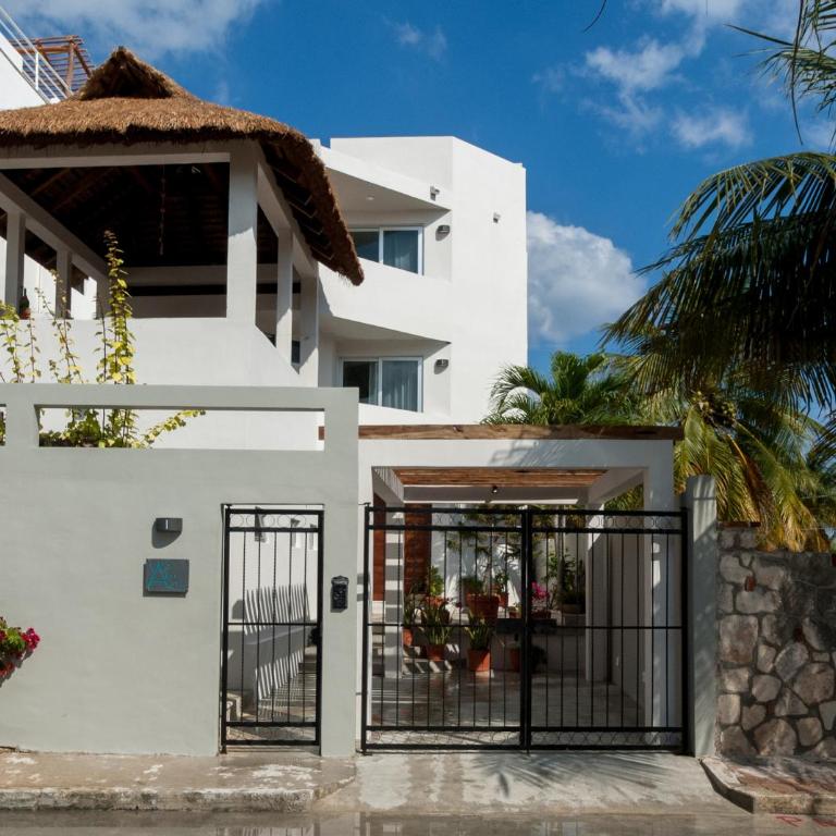 Casa Agua Azul - Family Getaway with Stunning Ocean Views - Three-Bedroom Townhouse - 49