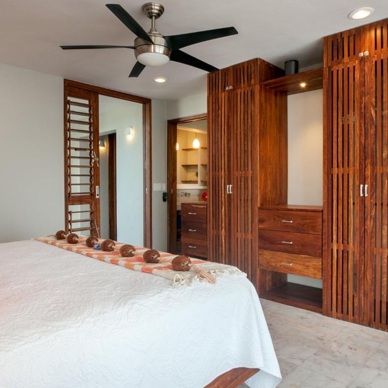 Casa Agua Azul - Family Getaway with Stunning Ocean Views - Three-Bedroom Townhouse - 17