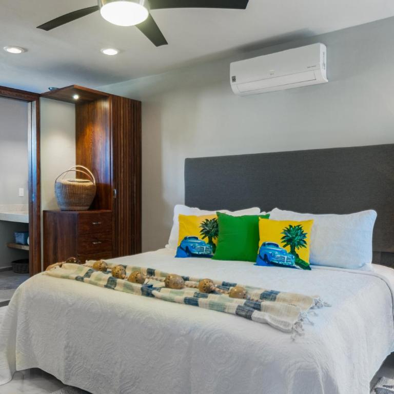 Casa Agua Azul - Family Getaway with Stunning Ocean Views - Three-Bedroom Townhouse - 23