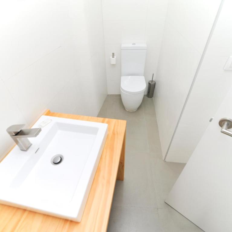 Smart Suites Albaicin - Two-Bedroom Apartment - 35