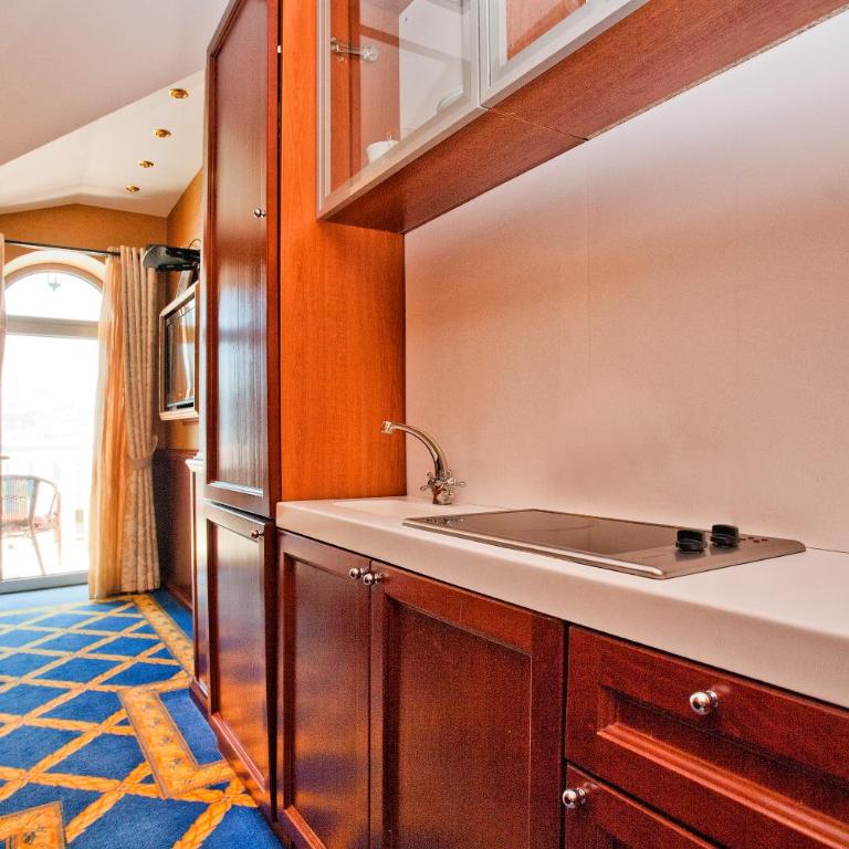 Luxury Sea Residence by Kristina - Standard Double Room with Sea View - 21