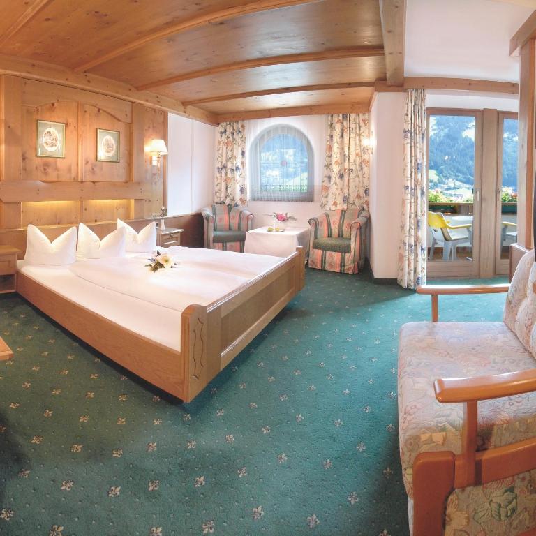 Hotel Neue Post - Superior Doppelzimmer mit Balkon - 4