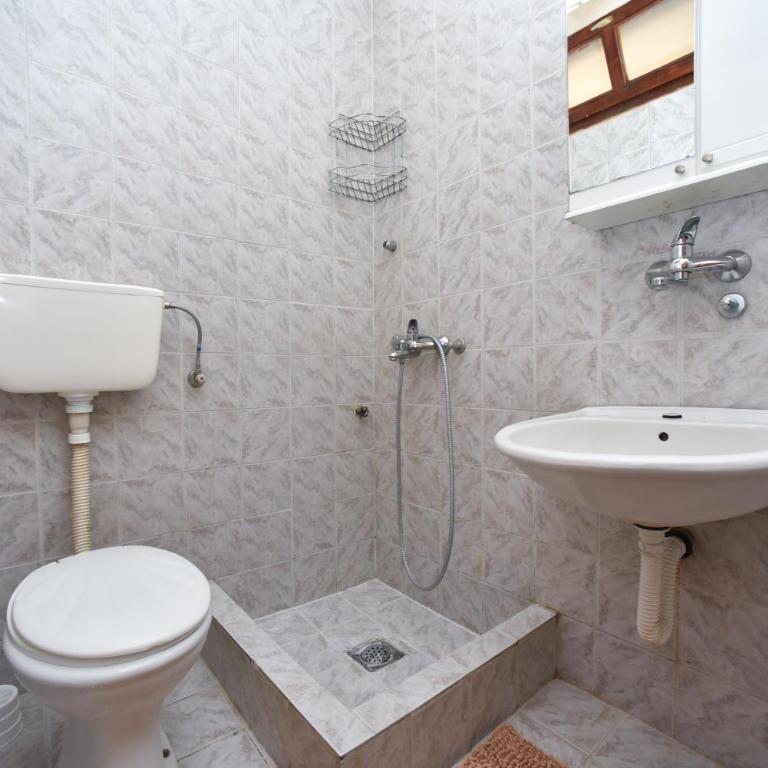 MG apartments and rooms - Deluks Dvokrevetna Soba sa Bračnim Krevetom - 4