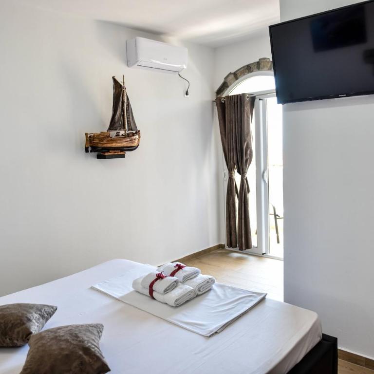 Villa Dulcinea - Dvokrevetna Soba sa Bračnim Krevetom sa Balkonom i Pogledom na More - 3