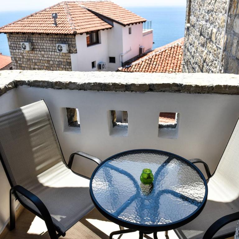 Villa Dulcinea - Dvokrevetna Soba sa Bračnim Krevetom sa Balkonom i Pogledom na More - 1