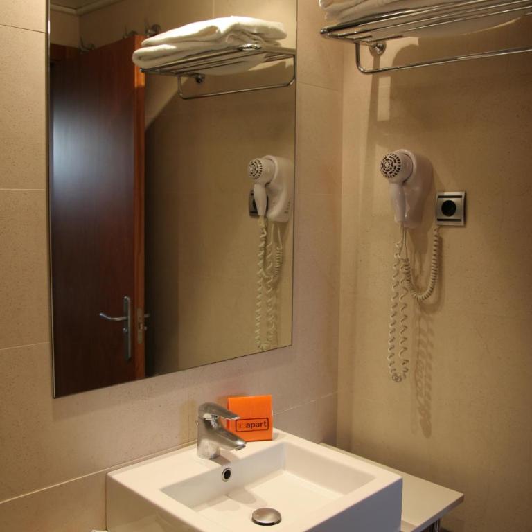 Apartaments Aragó565 - Two-Bedroom Apartment (3 Adults) - 7