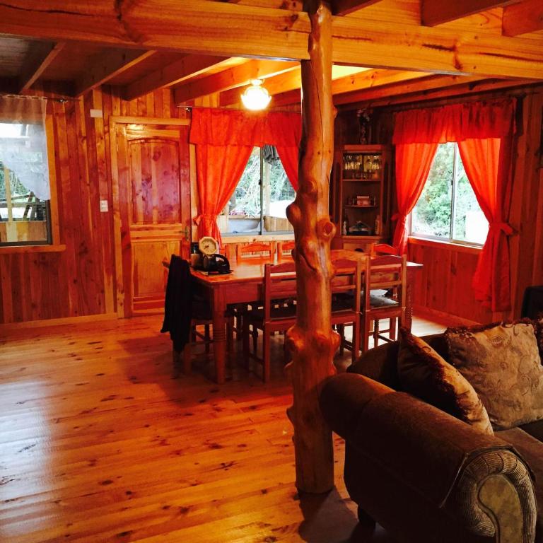 Cabana en Las Cascadas - Four-Bedroom House - 10