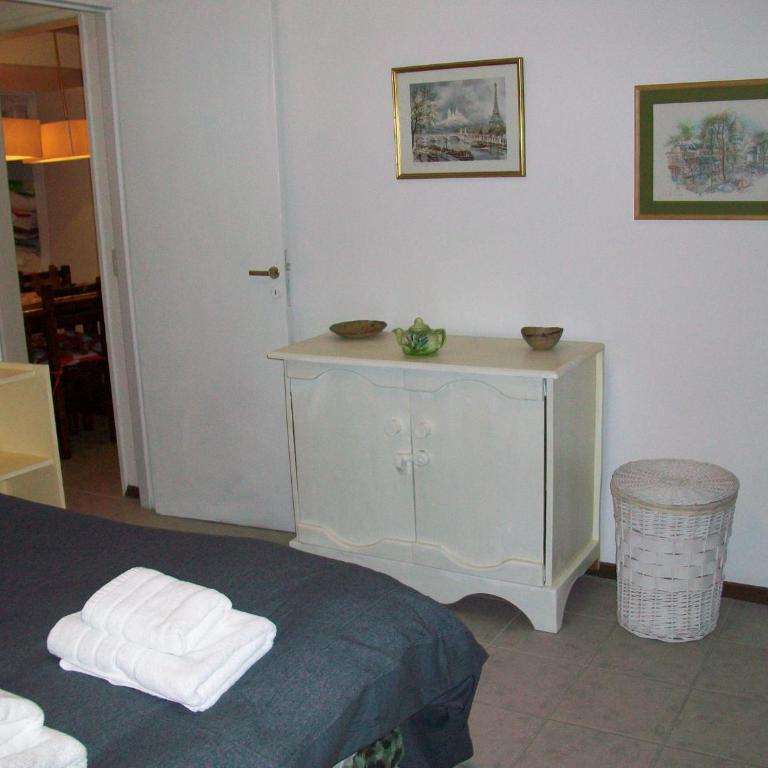 Vista II Apartments - Apartment with Lake View - 9