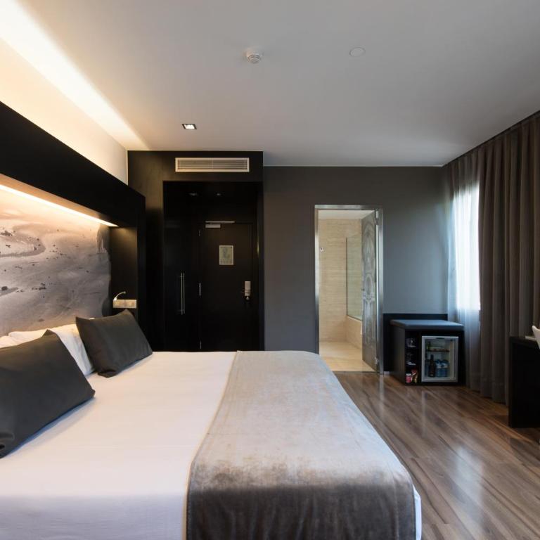 Catalonia Catedral - Double or Twin Room - 1