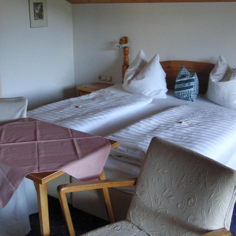 Hotel-Pension Heike - Doppelzimmer - 11