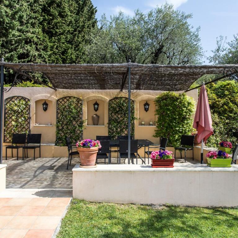 Mas Du Roc Bed & Breakfast - Chambre Double - Vue sur Piscine - 11