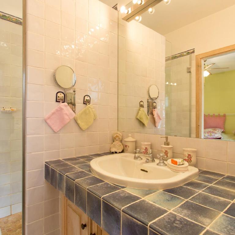 Mas Du Roc Bed & Breakfast - Chambre Double - Vue sur Piscine - 19