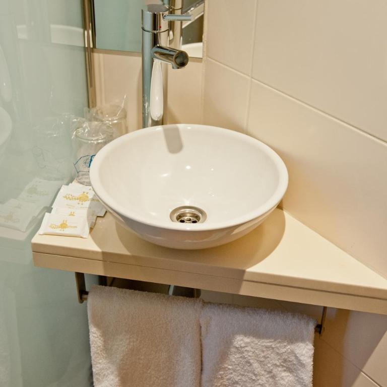 Hostal Marenostrum - Double Room - 8