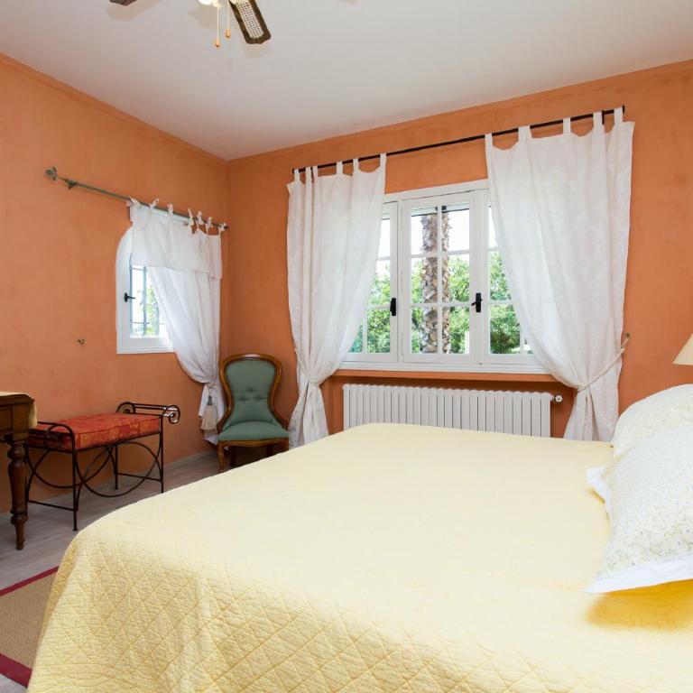 Mas Du Roc Bed & Breakfast - Chambre Double - Vue sur Piscine - 22