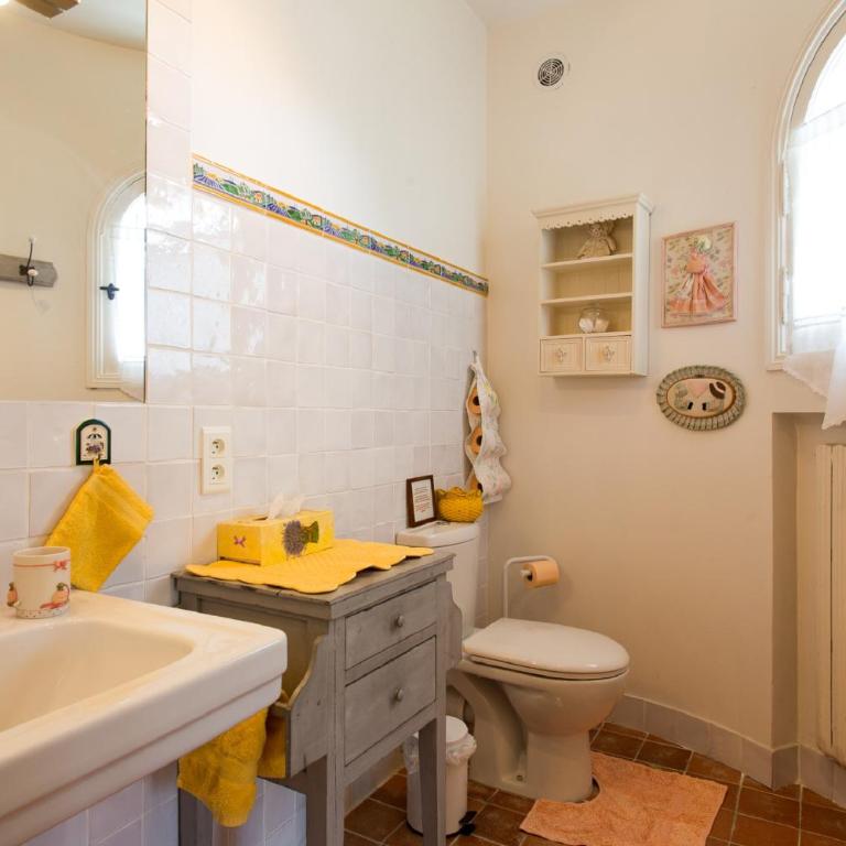 Mas Du Roc Bed & Breakfast - Chambre Double - Vue sur Piscine - 24
