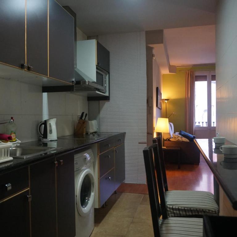 ApartEasy - Montjuïc & Fira - One-Bedroom Apartment - 17