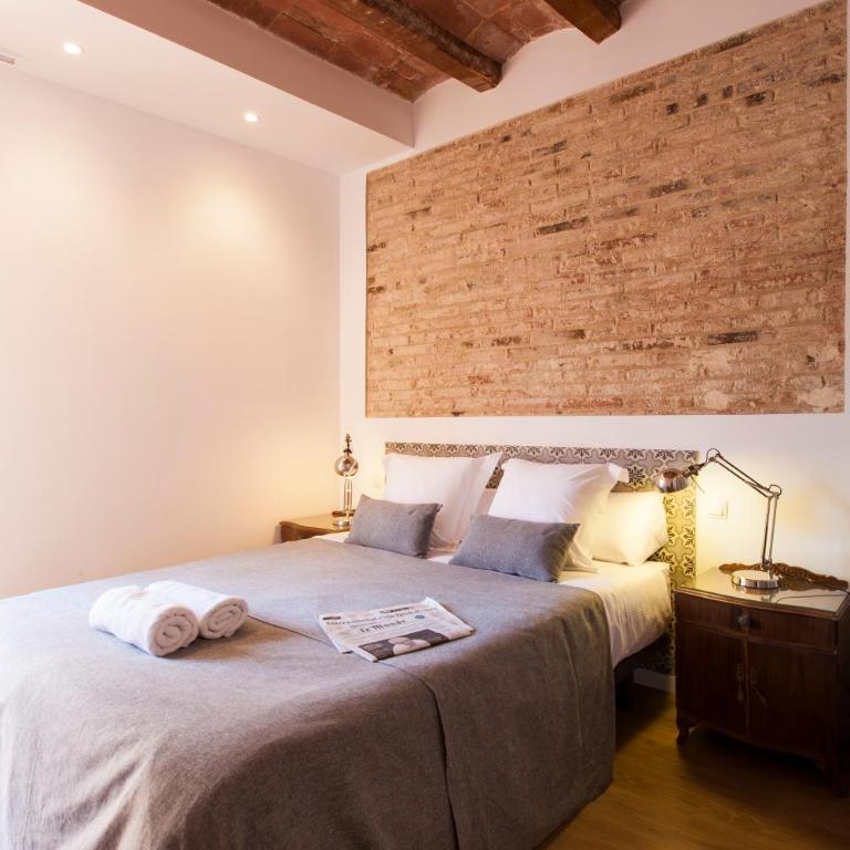 Aspasios Charming Flats - Two-Bedroom Apartment with Balcony - 26