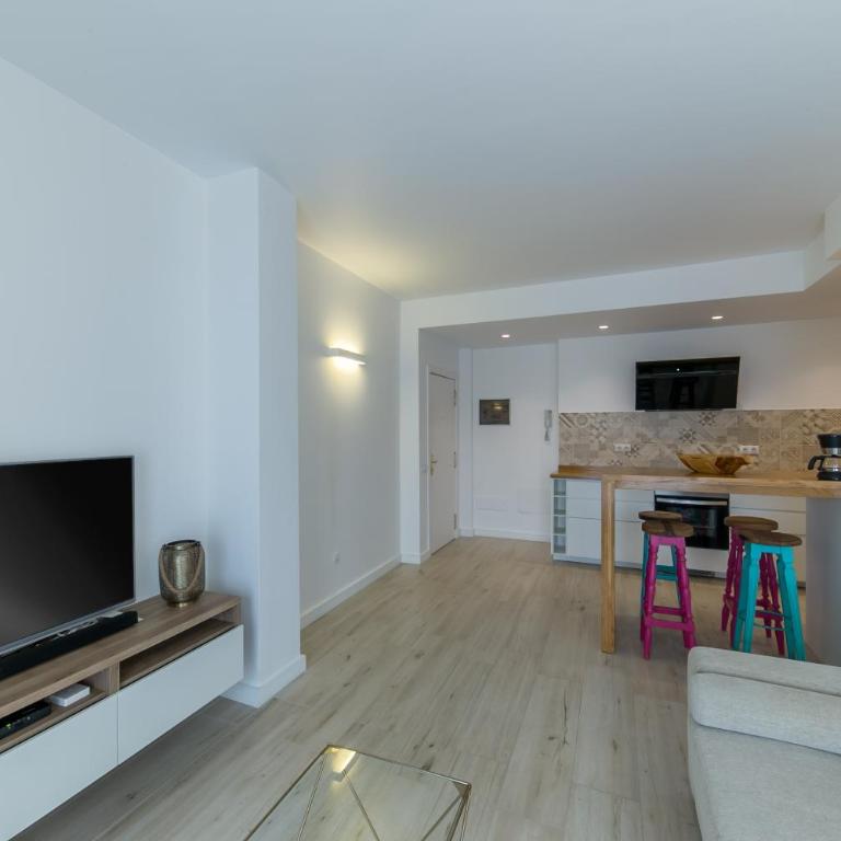 Deluxe Apartment Las Canteras with Wifi - Deluxe Apartment - 4