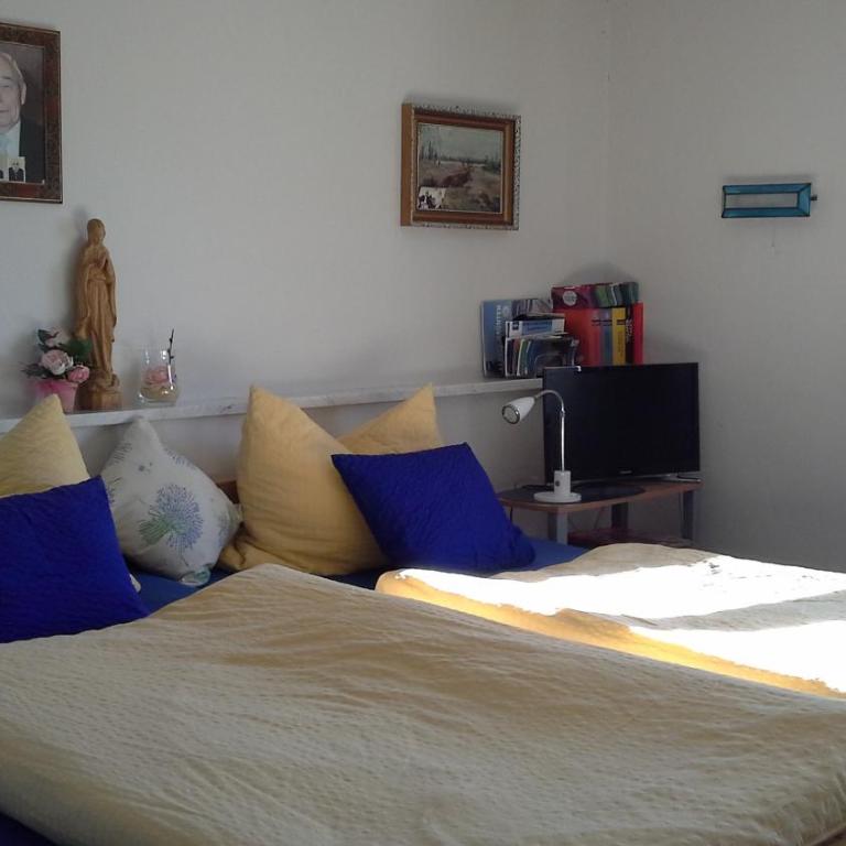 Haus Bergpanorama - Doppel-/Zweibettzimmer mit Bad - 2