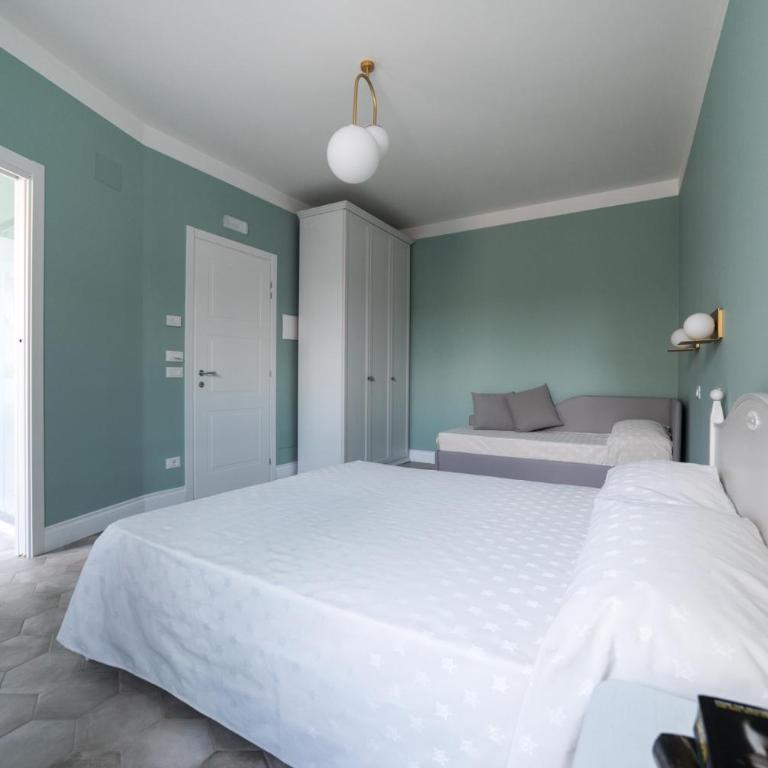 AleMar Sirolo - Camera Familiare con Bagno Privato - 2