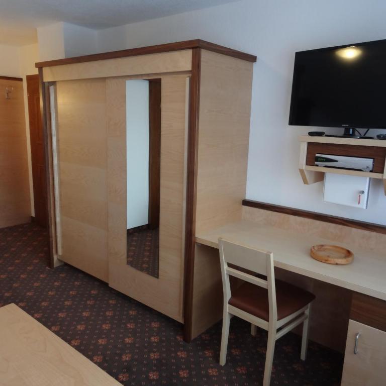 Pension Schöpf - Doppelzimmer mit Balkon - 7