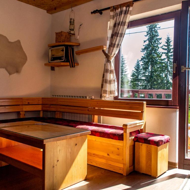 Apartments and Rooms Planinska Idila - Three-Bedroom Apartment with Balcony - 7