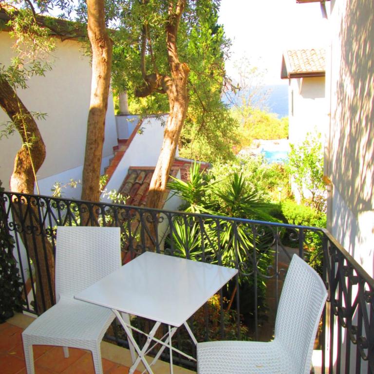Residence Terra Rossa Taormina - Camera Matrimoniale Piccola - 1