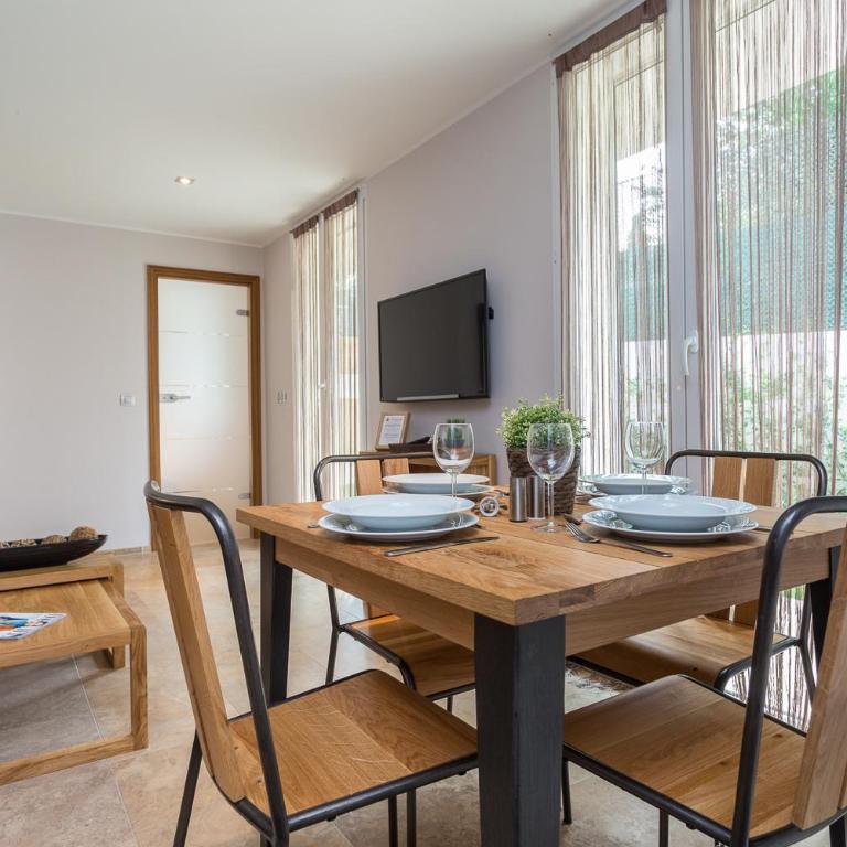 Villa Velvet - Appartement 1 Chambre avec Jardin - 9
