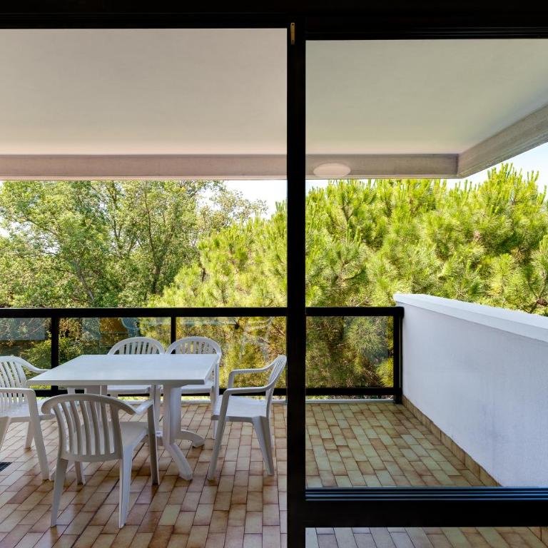 Residence Annamaria - Appartamento con 2 Camere da Letto e Balcone - 4