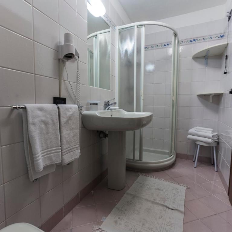 Hotel Baita Cretaz - Double or Twin Room with Private External Bathroom - 5