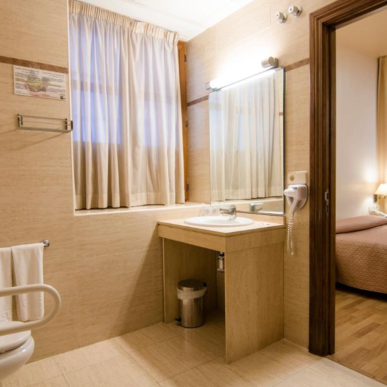 Hotel Granada Centro - Budget Double Room - 5