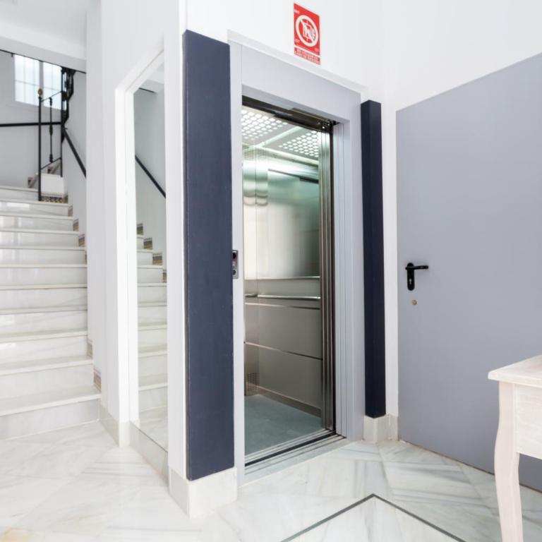 Hostly Acetres 1A loft in city center, comunal terrace, fibre,parking optional - Apartamento - 21