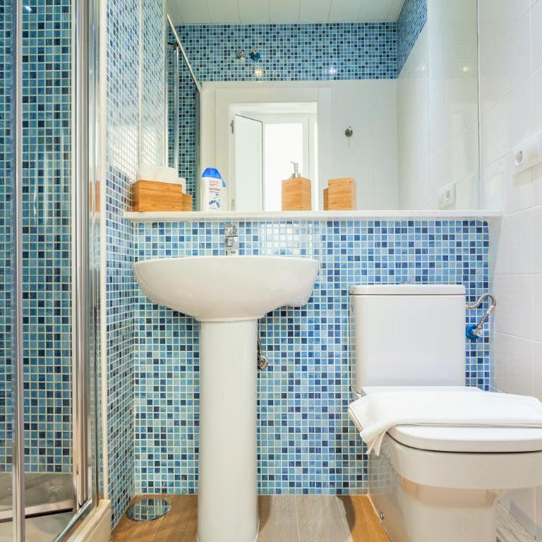 Hostly Acetres 1A loft in city center, comunal terrace, fibre,parking optional - Apartamento - 18
