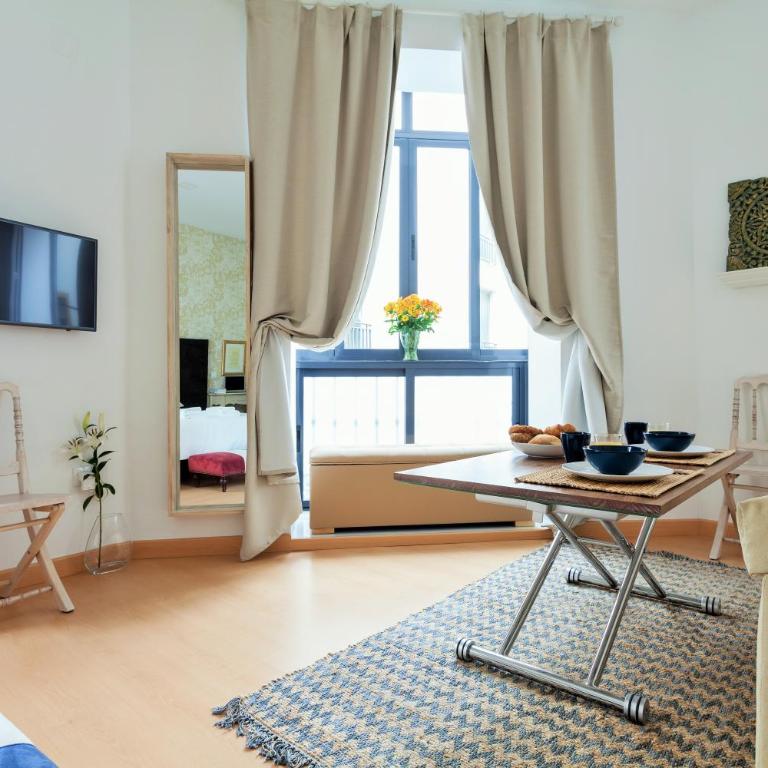 Hostly Acetres 1A loft in city center, comunal terrace, fibre,parking optional - Apartamento - 15