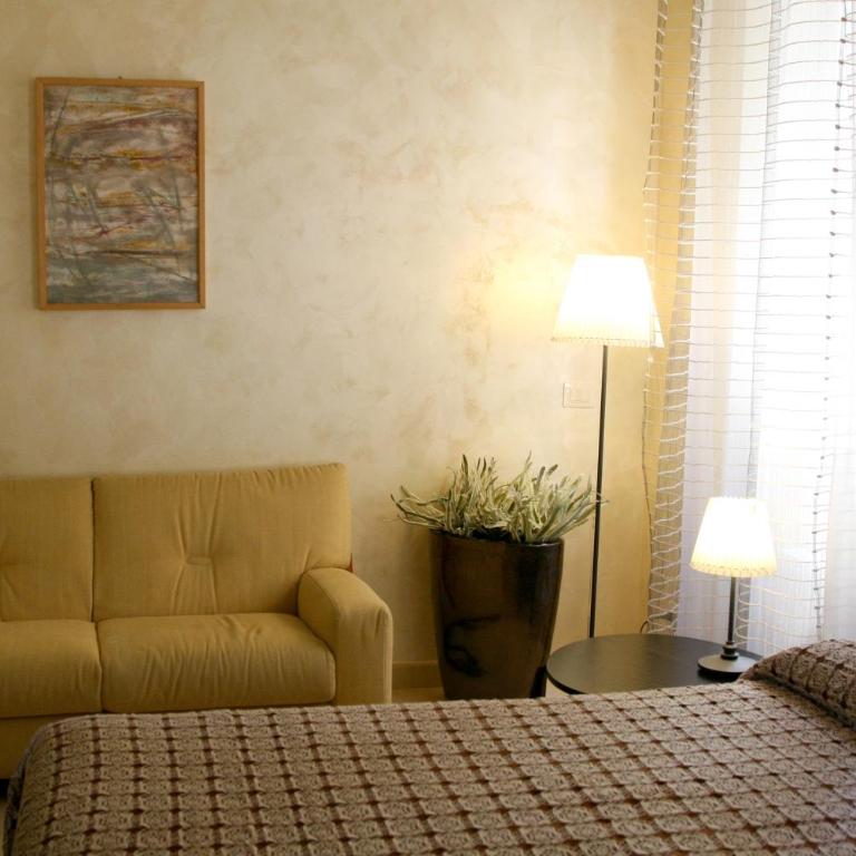 B&B Dolce Casa - Camera Matrimoniale Deluxe con Balcone - 2