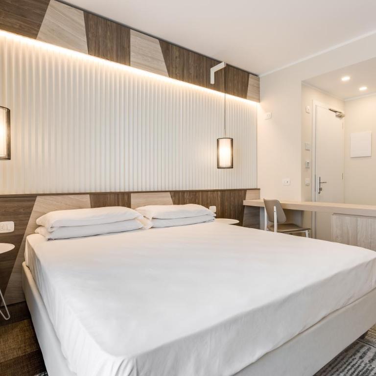 Hotel Europa - Junior Suite con Balcone - 31