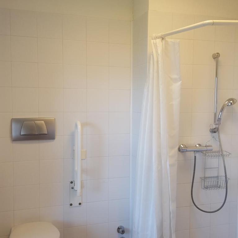 SANTANGELA Hostel & Rooms - Vierbettzimmer mit eigenem Bad - 10