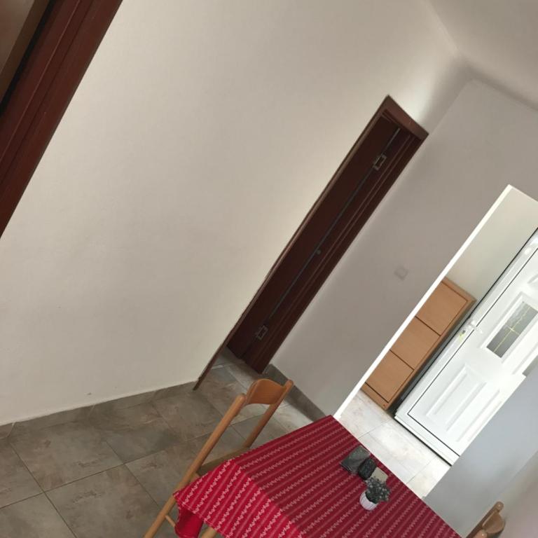 Apartments Pavićević - Two-Bedroom Apartment with Balcony and Sea View - 4