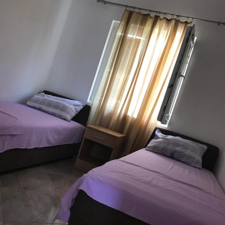 Apartments Pavićević - Two-Bedroom Apartment with Balcony and Sea View - 8