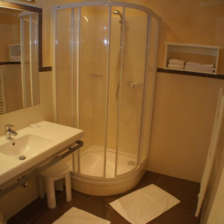 Hotel Sonneck - Doppelzimmer mit Balkon - 4