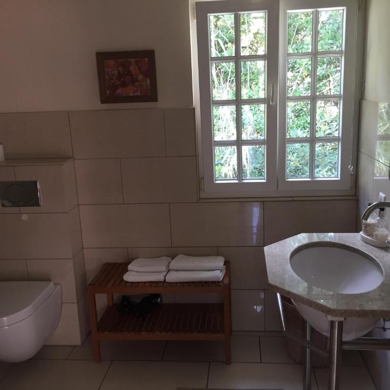 Villa La Begude - Boutique B&B - Chambre Double avec Balcon 2 - Vue sur Piscine - 20 m² - 13
