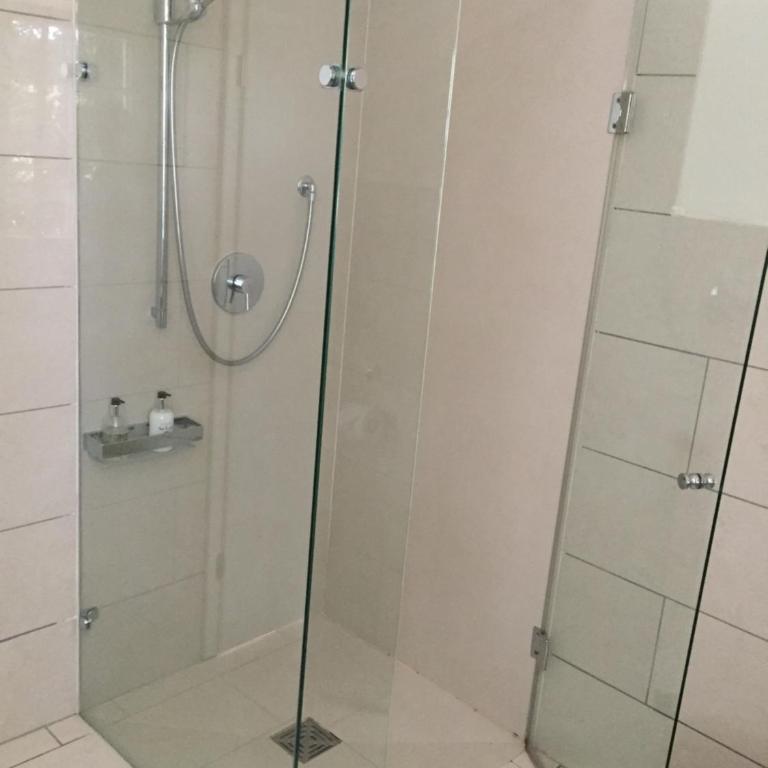 Villa La Begude - Boutique B&B - Chambre Double avec Balcon 2 - Vue sur Piscine - 20 m² - 2