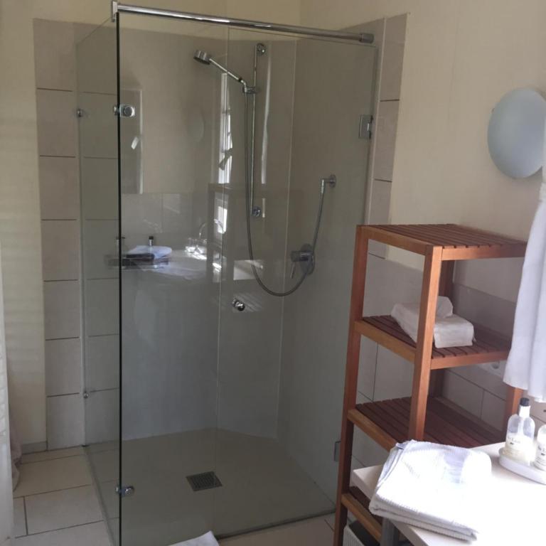 Villa La Begude - Boutique B&B - Chambre Double Supérieure avec Balcon 4 - Vue sur Piscine - 36 m² - 6