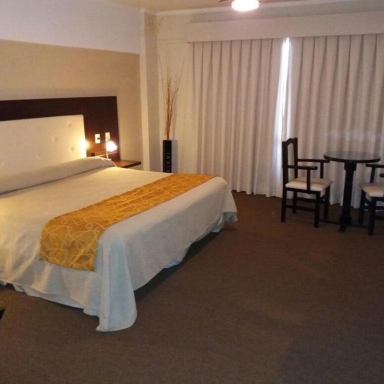 Hotel Cuatro Plazas - Superior King or Twin Room - 5