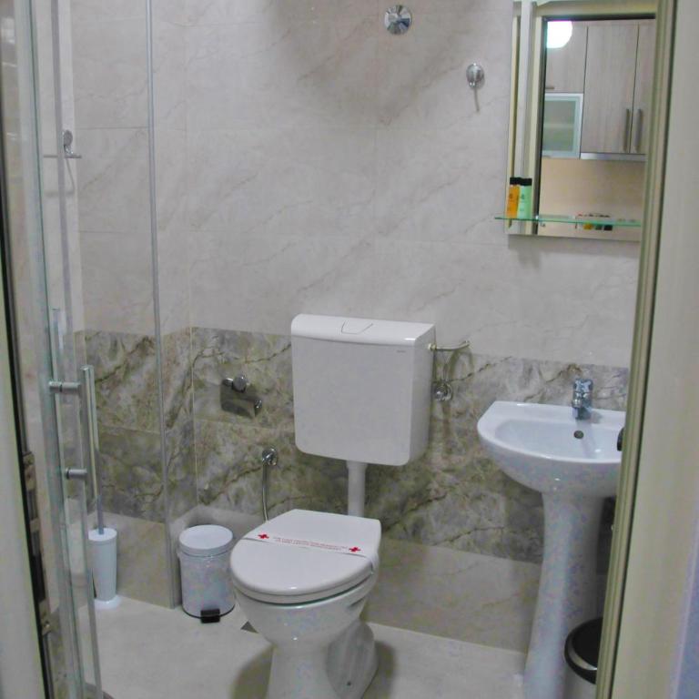 Ambassador & Ambassador Lux Apartments - Apartment - Ground Floor - 10