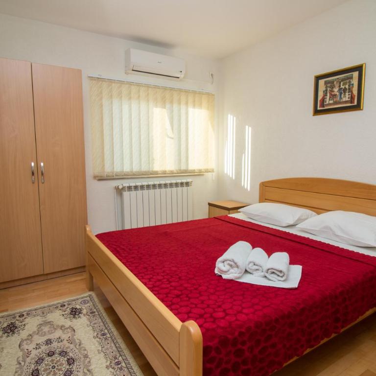 Hotel Piramida Sunca - Deluks Dvokrevetna Soba sa Bračnim Krevetom - 1