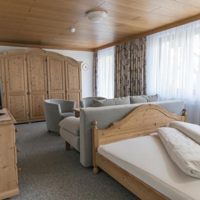 Pension Trojerhof - Familienzimmer (2 Erwachsene + 2 Kinder) - 4