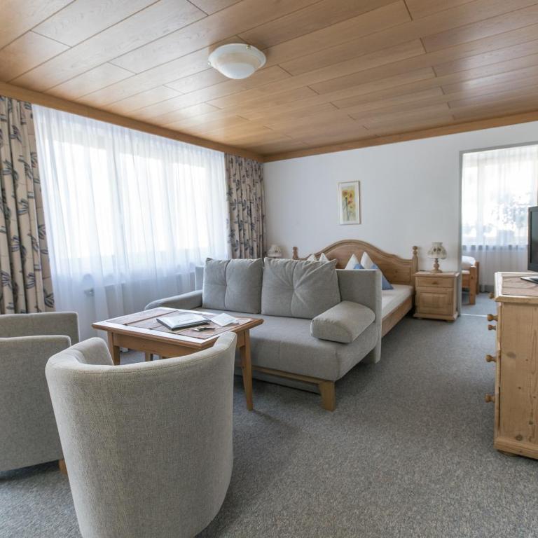 Pension Trojerhof - Familienzimmer (2 Erwachsene + 2 Kinder) - 5